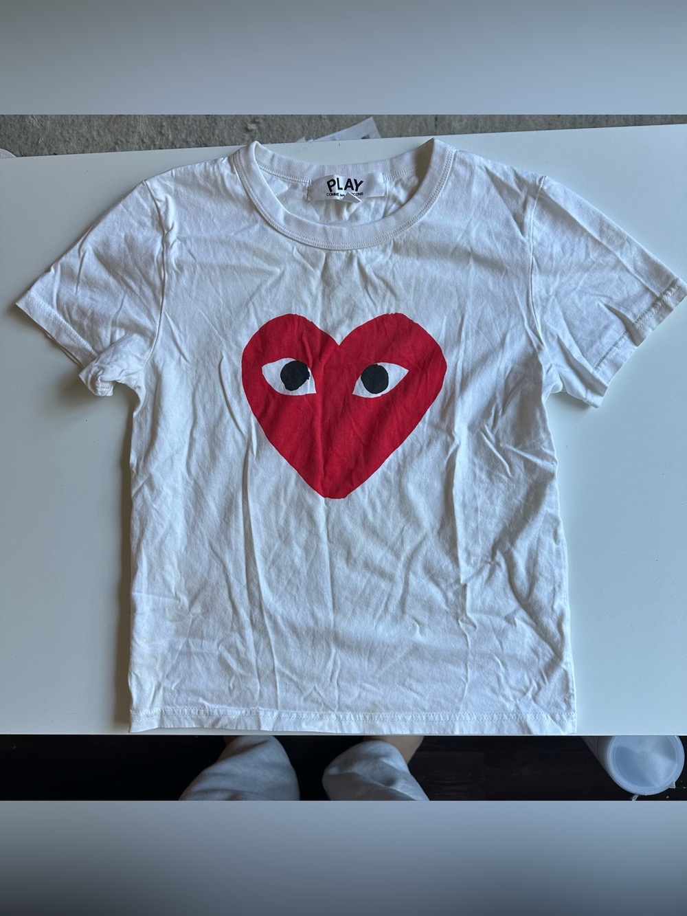 READ Play Comme Des Garcons Heart Logo T Shirt Tee Japan White Red M 

Discolora